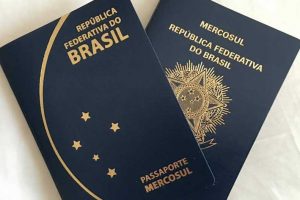 Chanceler quer a volta do passaporte com a capa ostentando brasão do Brasil. Foto: Reprodução