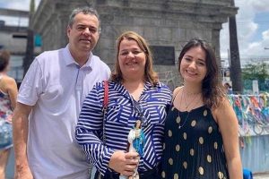 O deputado federal Danilo Cabral (PSB-PE) ao lado da família - Foto: Instagram/Reprodução