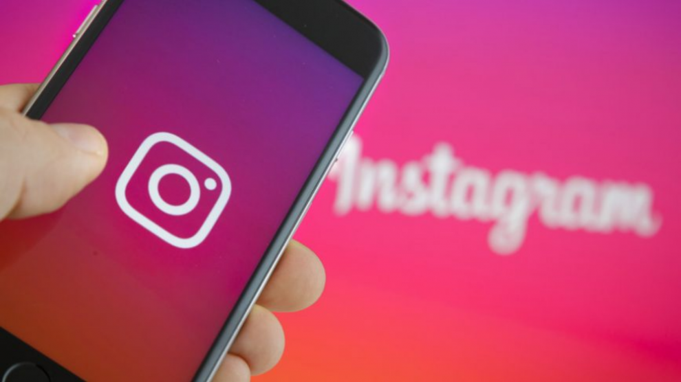 Figurinha do Instagram incentiva as pessoas a ficarem em casa - Foto: Reprodução.