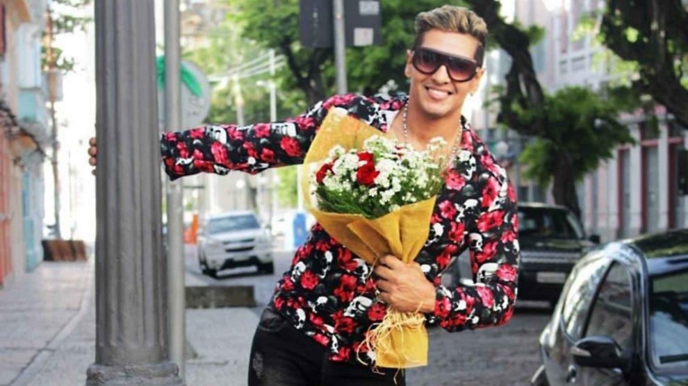 Cantor pernambucano lança clipe gravado na Rua do Bom Jesus