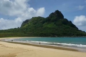 Noronha celebra aniversário com reabertura de praias a moradores