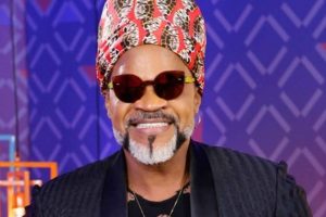 Carlinhos Brown lança novo disco e planeja turnê para 2021