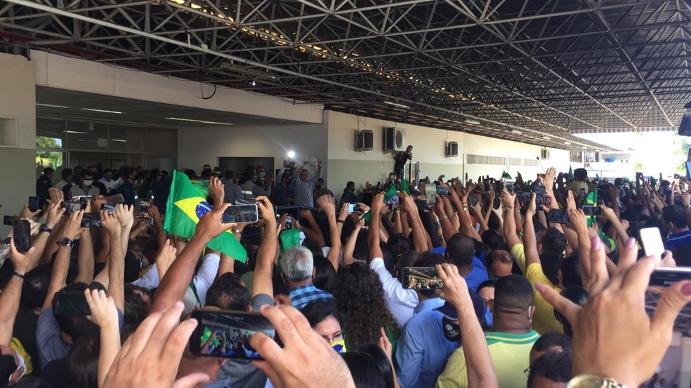 Bolsonaro surfa na popularidade para visitar o Nordeste