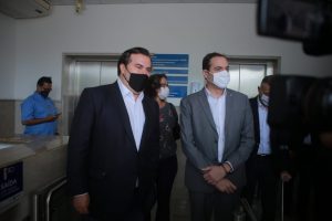 Rodrigo Maia cumpre agenda em PE ao lado de Paulo Câmara
