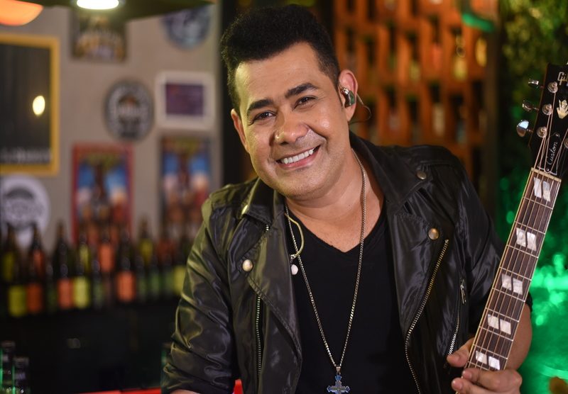 Batista Lima faz show acústico no The Match