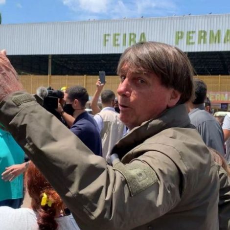 Bolsonaro manda homem comprar arroz na Venezuela após queixa