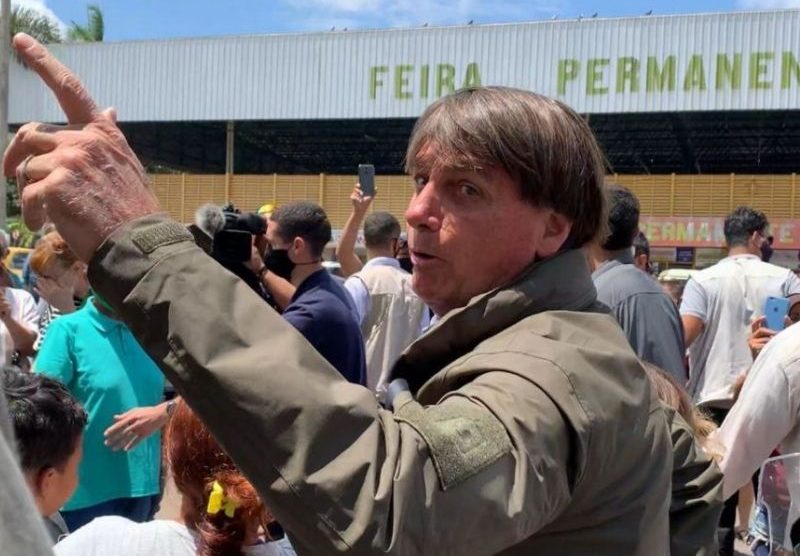 Bolsonaro manda homem comprar arroz na Venezuela após queixa