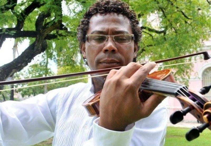 Entre Brasil e Espanha, o talento do maestro Israel de França