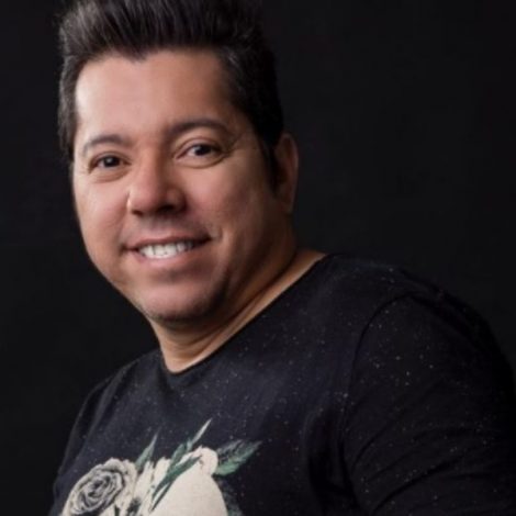 Cantor Louro Santos morre aos 49 anos vítima da Covid-19