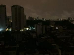 Justiça ordena que energia no Amapá seja reestabelecida até terça