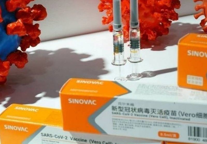 Anvisa autoriza retomada de testes da Coronavac