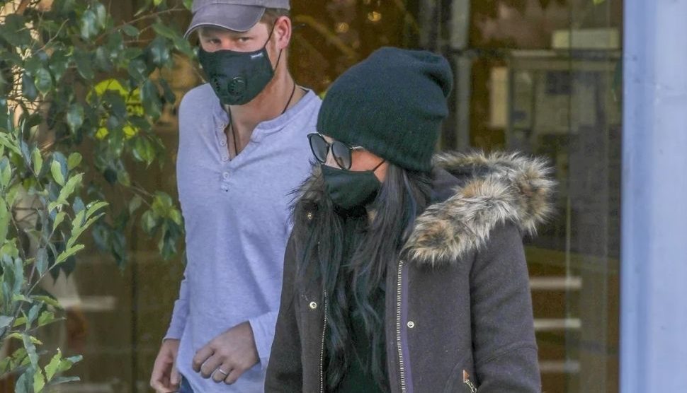 Harry e Meghan são vistos com looks casuais em Beverly Hills