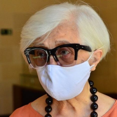 Internada com Covid-19, secretária Leda Alves tem quadro estável