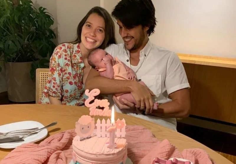 Parabéns! Nathalia Dill comemora primeiro mês de vida da filha