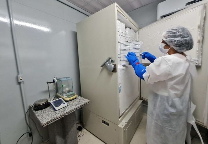 UFPE disponibiliza freezers para guardar 1 mi de doses de vacina