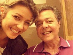 Luiza Possi parabeniza o pai, internado há dois meses com Covid-19