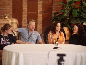 Atores da Paixão de Cristo dão coletiva.